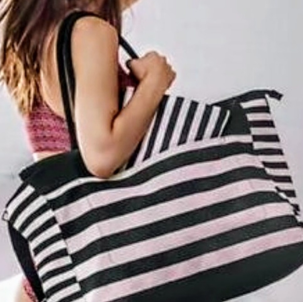 Victoria's Secret Weekender Bag**NEW. FREE GIFT